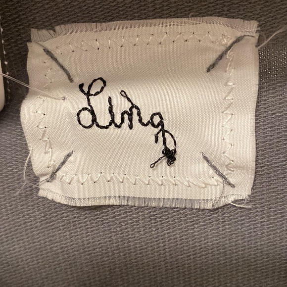 Linq - designed in LA - over the bottom shirt/ sweater - Picture 3 of 13